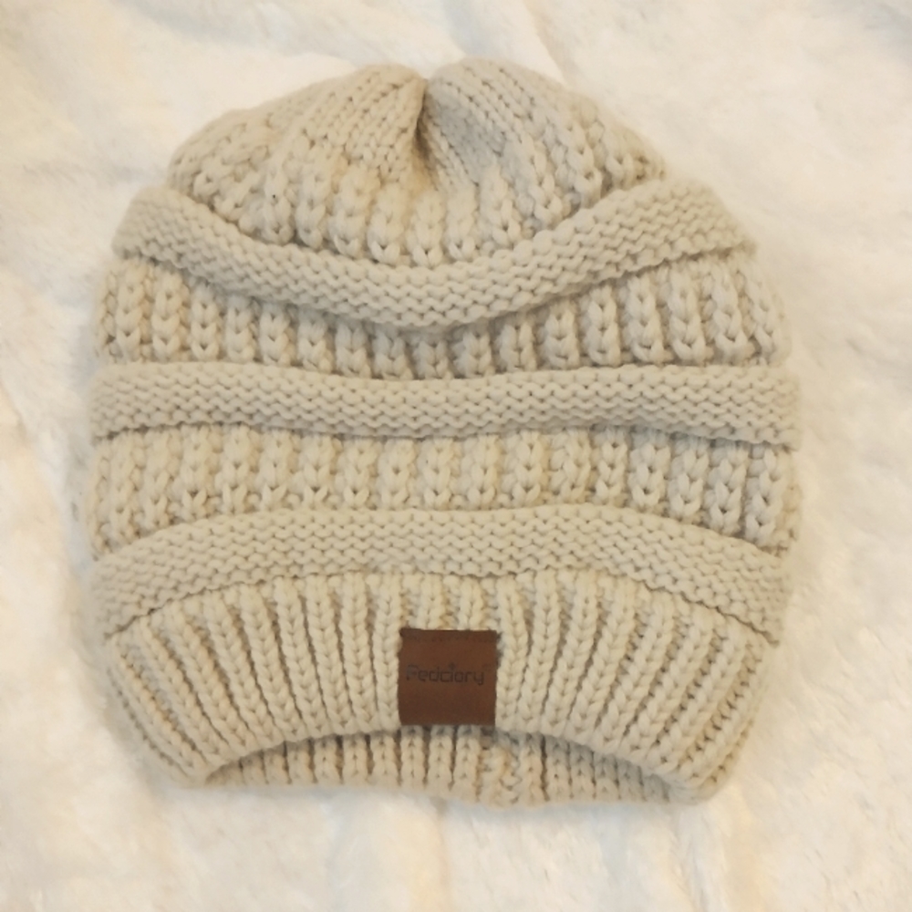 *NWOT* Fedciory Oatmeal Beige Chunky Knit Slouchy Beanie Winter Fall Hat